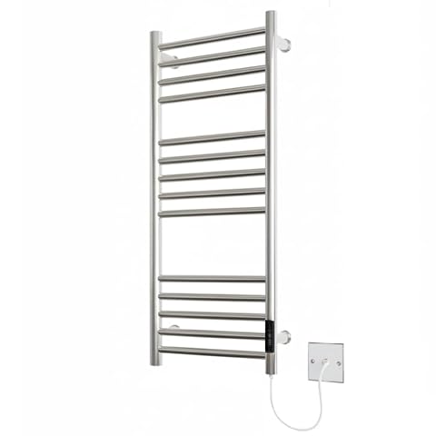 Sèche-serviettes électrique mural en acier inoxydable poli miroir dans une salle de bain claire