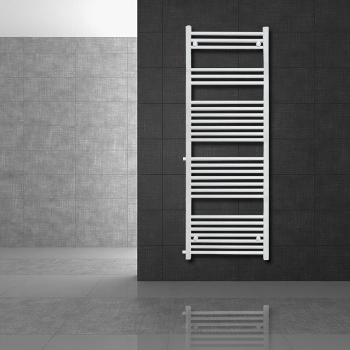 Radiateur sèche-serviettes vertical blanc LuxeBath Sahara installé dans une salle de bains contemporaine